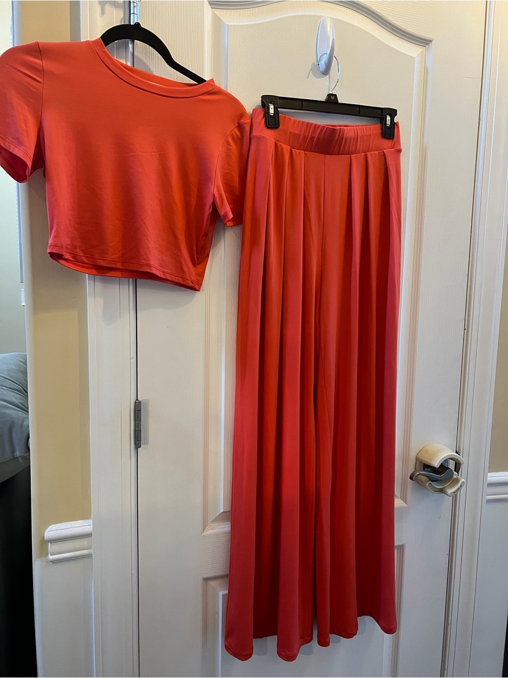 WinWin Coral Red Two-Piece Set